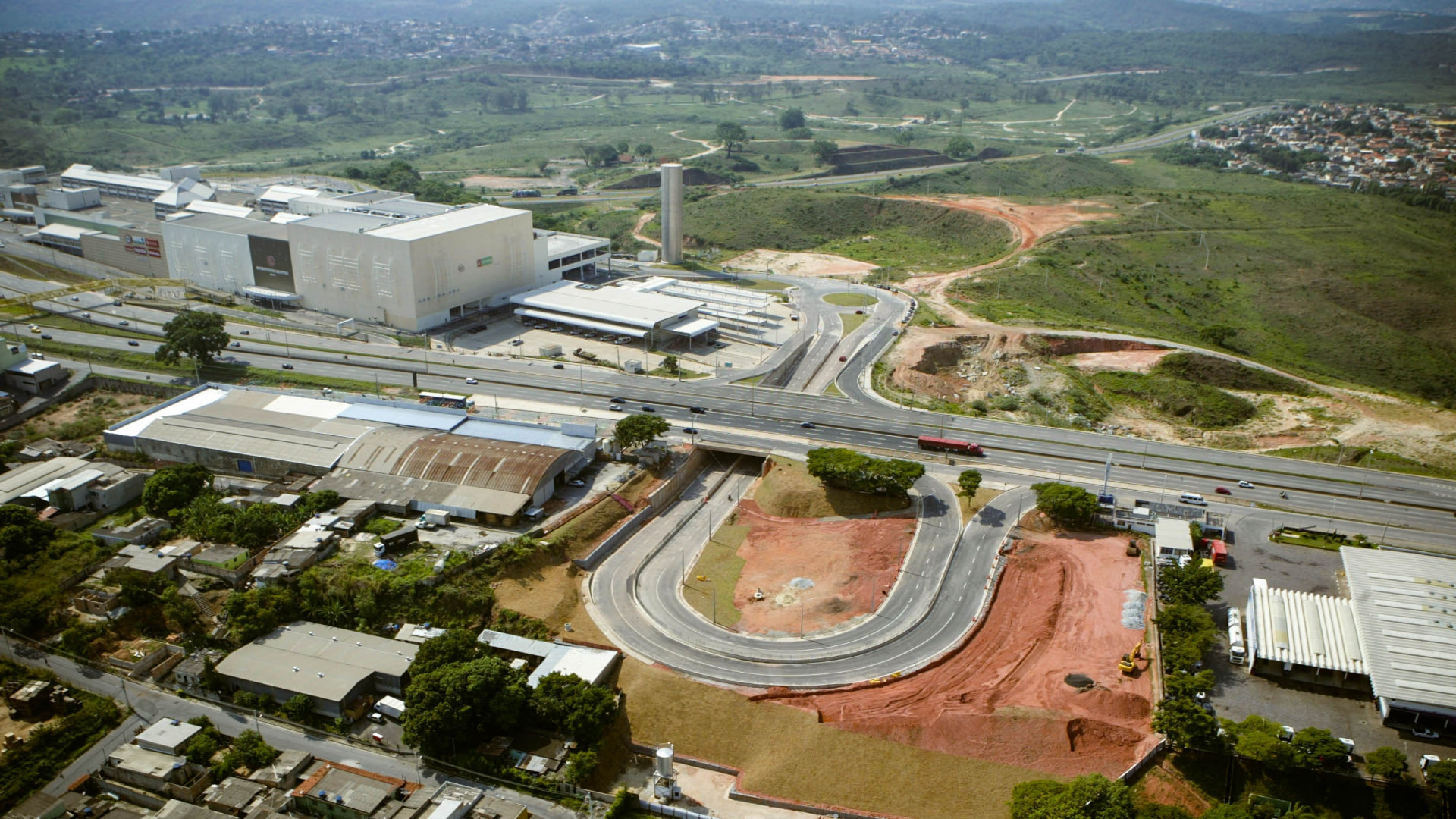 Registro fotográfico da obra: Trincheira Rodovia BR-381 – Shopping Partage - Betim